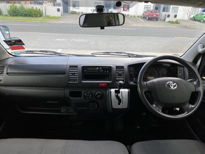 2016 Toyota Hiace - Thumbnail