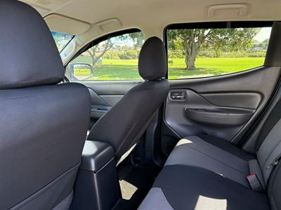 2017 Mitsubishi Triton - Thumbnail