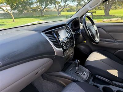 2017 Mitsubishi Triton - Thumbnail