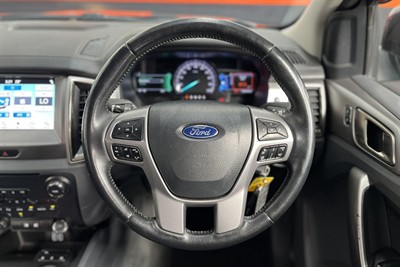 2016 Ford Everest - Thumbnail