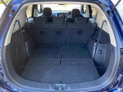 2022 Mitsubishi Outlander - Thumbnail