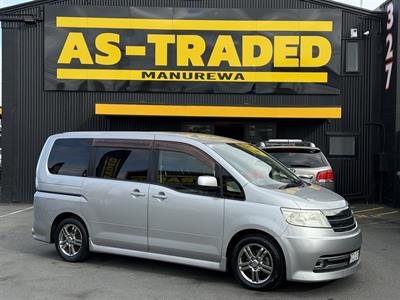 2006 Nissan Serena - Thumbnail
