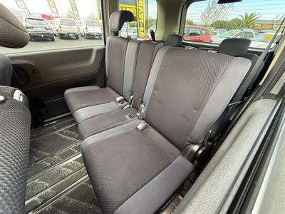 2006 Nissan Serena - Thumbnail