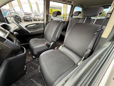 2006 Nissan Serena - Thumbnail