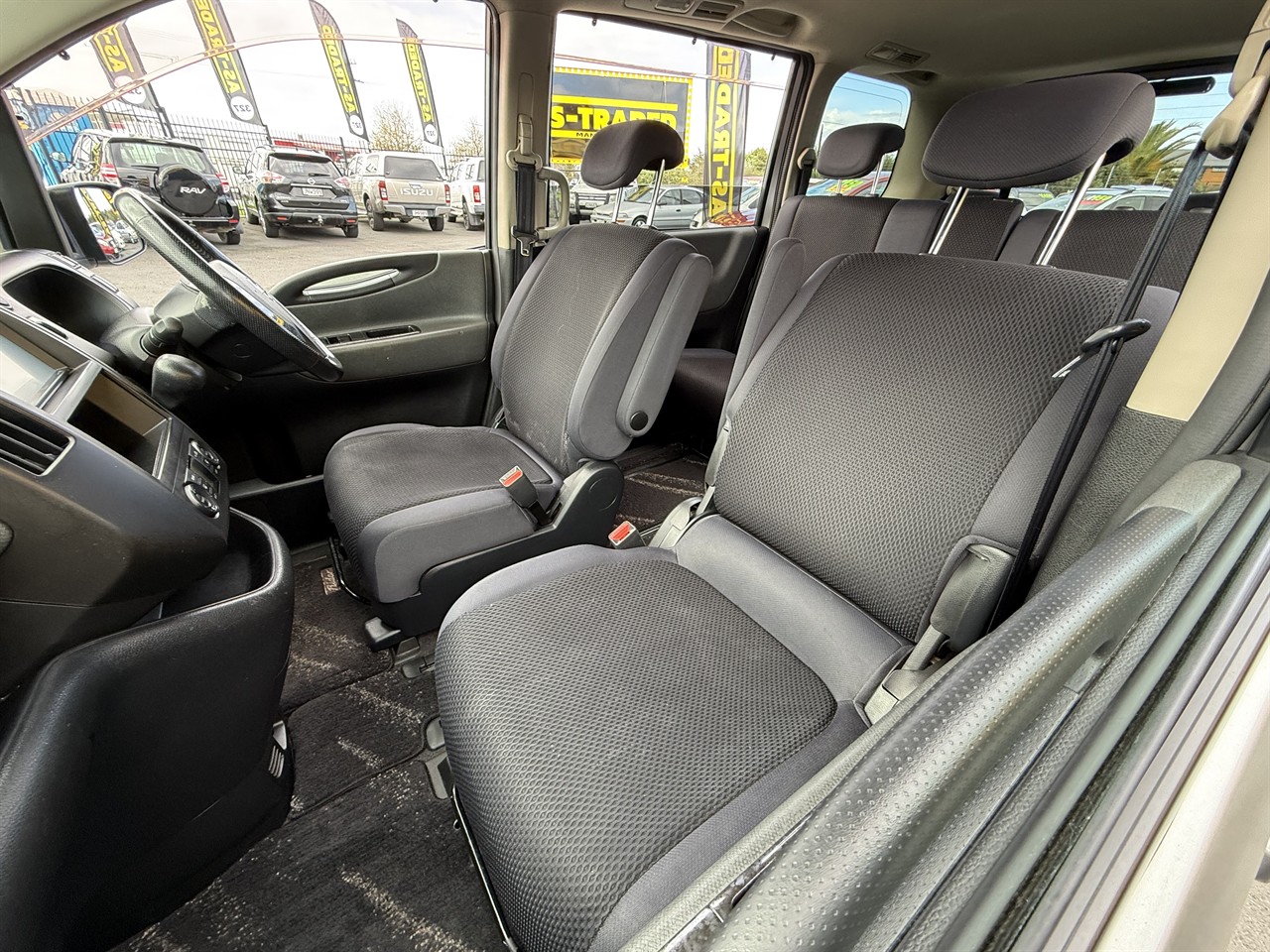 2006 Nissan Serena