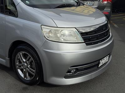 2006 Nissan Serena - Thumbnail