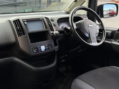 2006 Nissan Serena - Thumbnail