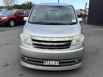 2006 Nissan Serena - Thumbnail