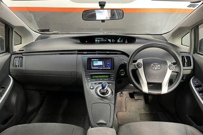 2010 Toyota PRIUS - Thumbnail