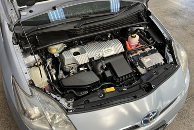 2010 Toyota PRIUS - Thumbnail