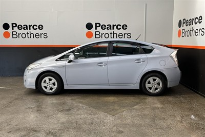 2010 Toyota PRIUS - Thumbnail