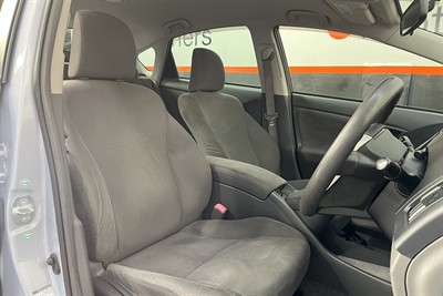 2010 Toyota PRIUS - Thumbnail