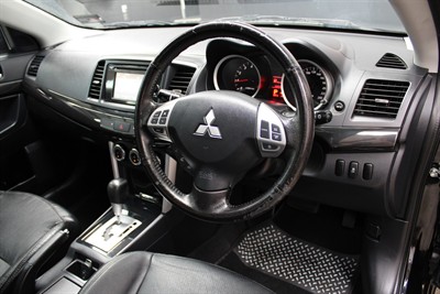 2018 Mitsubishi Lancer - Thumbnail