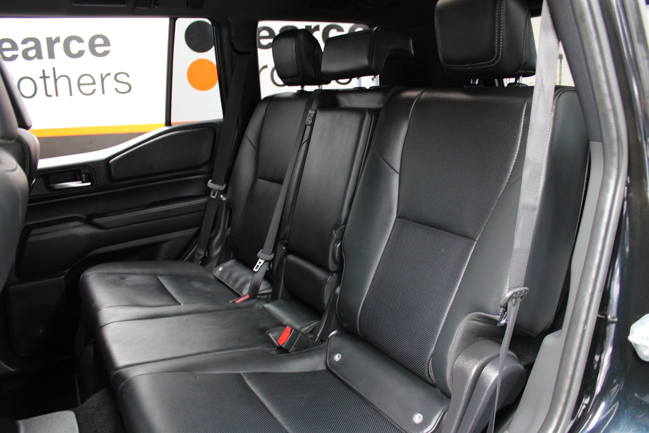 2025 Toyota Landcruiser Prado