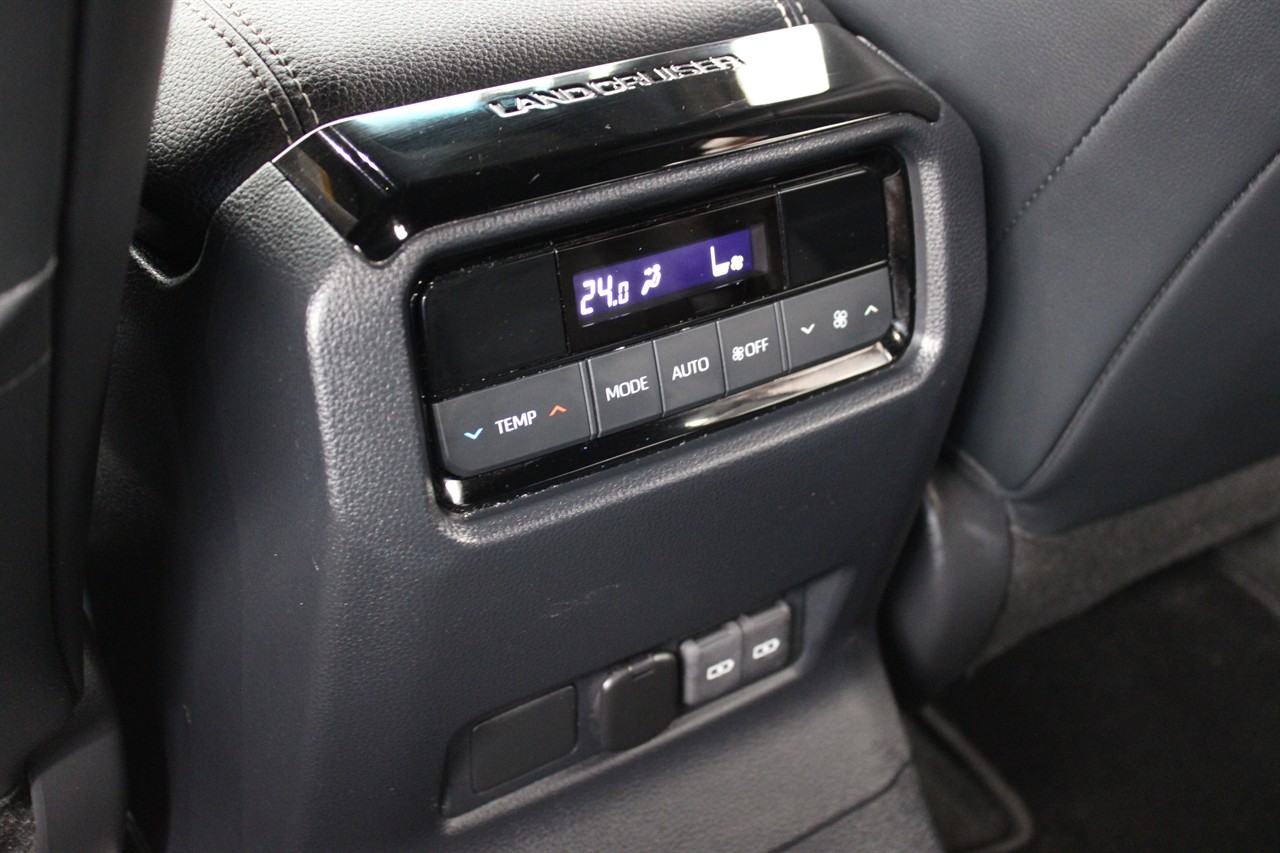 2025 Toyota Landcruiser Prado