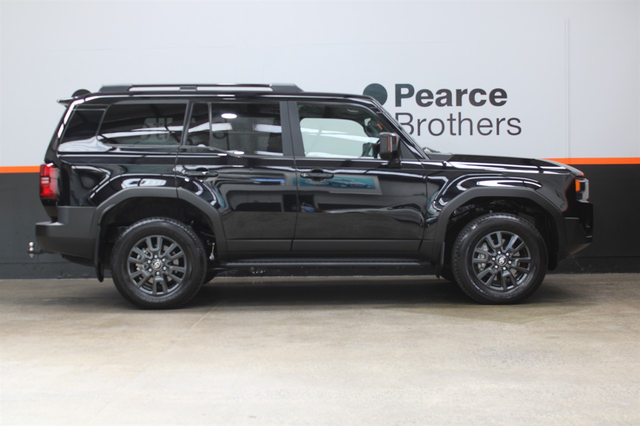 2025 Toyota Landcruiser Prado