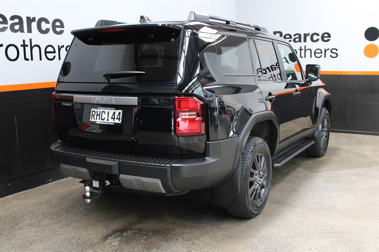 2025 Toyota Landcruiser Prado