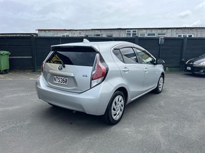 2016 Toyota Aqua - Thumbnail