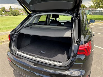 2020 Audi Q3 - Thumbnail