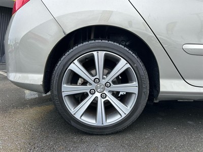 2014 Peugeot 308 - Thumbnail