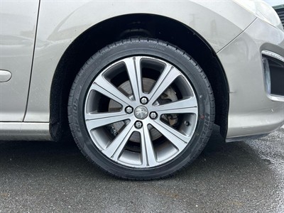 2014 Peugeot 308 - Thumbnail