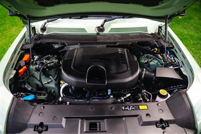 2023 Land Rover Defender - Thumbnail