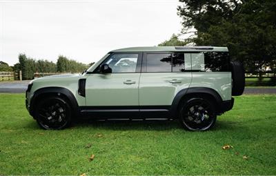 2023 Land Rover Defender - Thumbnail