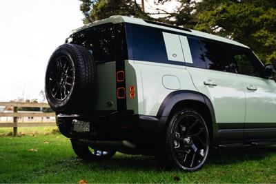 2023 Land Rover Defender - Thumbnail