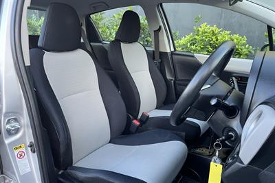 2011 Toyota YARIS - Thumbnail