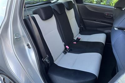 2011 Toyota YARIS - Thumbnail