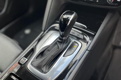 2018 Holden COMMODORE - Thumbnail