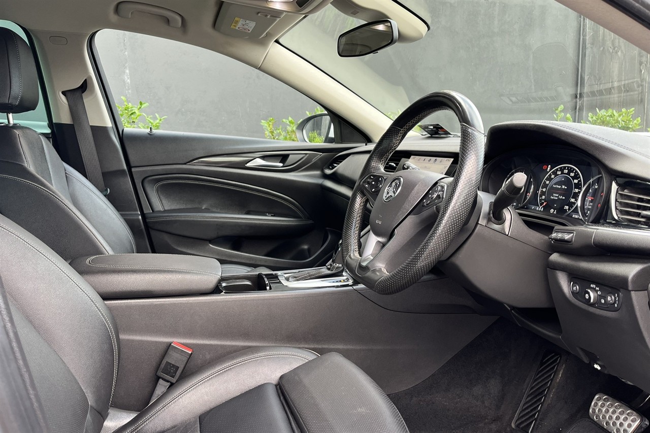 2018 Holden COMMODORE