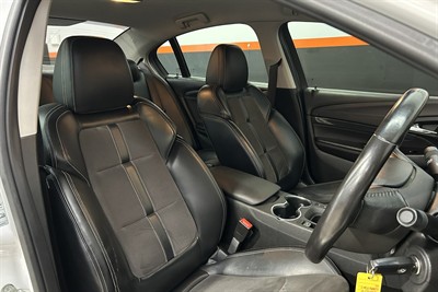 2013 Holden COMMODORE - Thumbnail