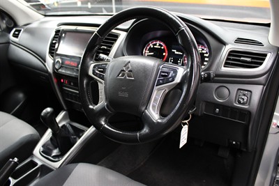 2020 Mitsubishi Triton - Thumbnail