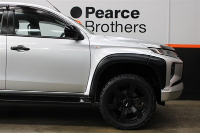 2020 Mitsubishi Triton - Thumbnail