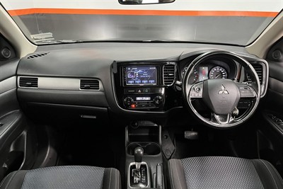 2015 Mitsubishi Outlander - Thumbnail