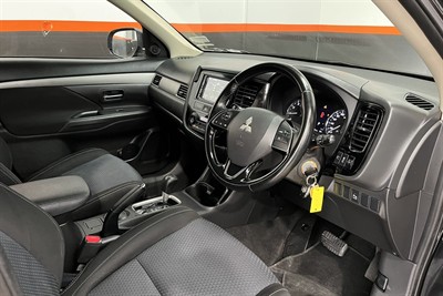 2015 Mitsubishi Outlander - Thumbnail