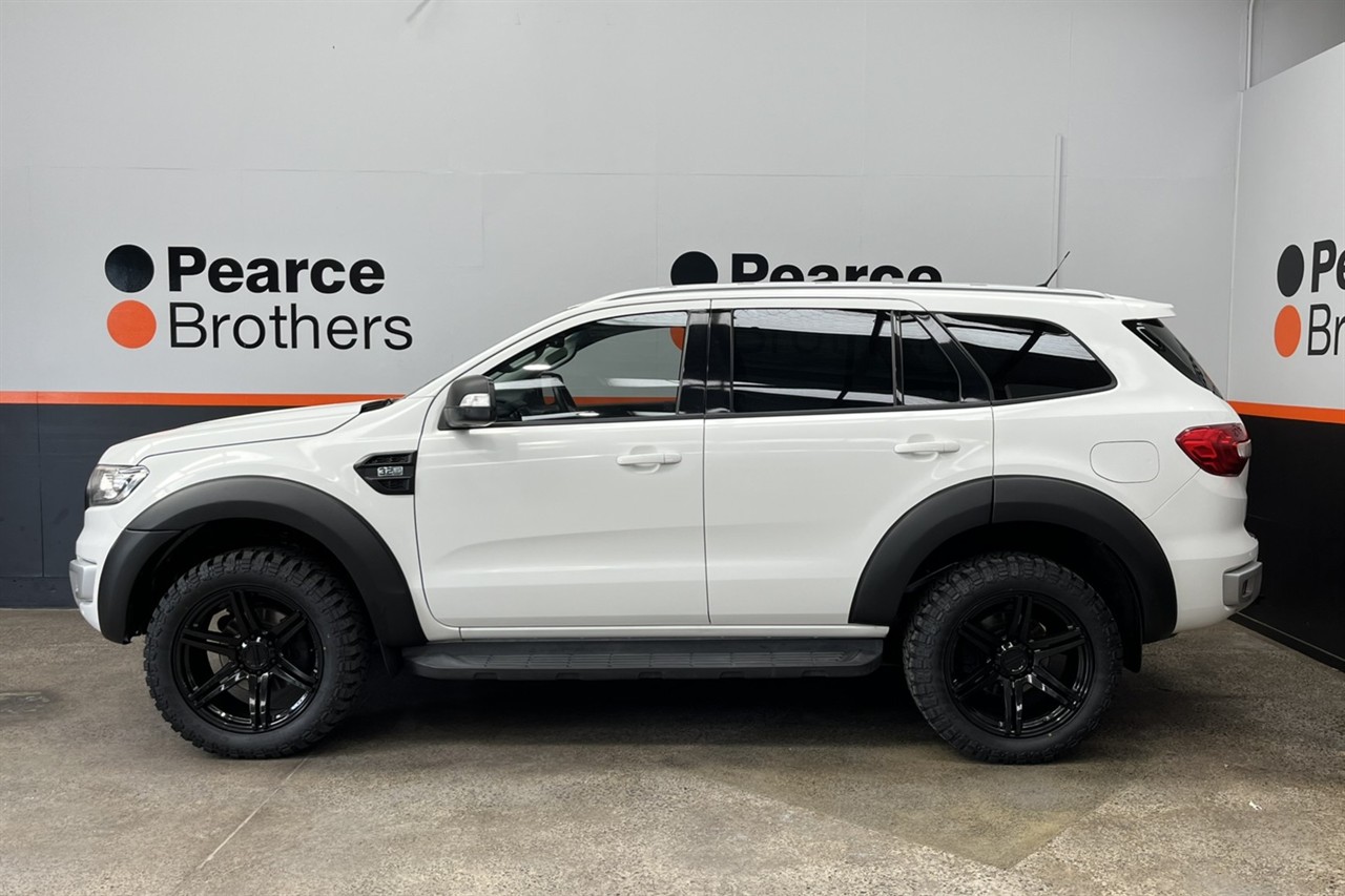 2016 Ford Everest