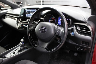 2017 Toyota C-Hr - Thumbnail