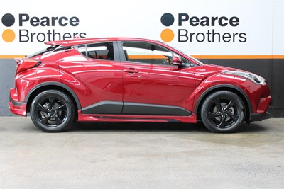 2017 Toyota C-Hr - Thumbnail