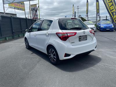 2019 Toyota YARIS - Thumbnail