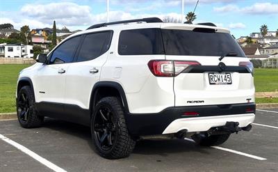 2019 Holden Acadia - Thumbnail