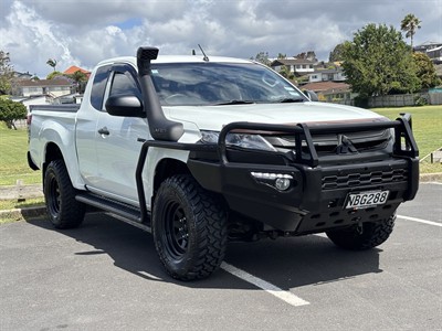 2020 Mitsubishi Triton - Thumbnail
