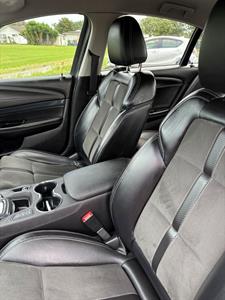 2015 Holden Commodore - Thumbnail