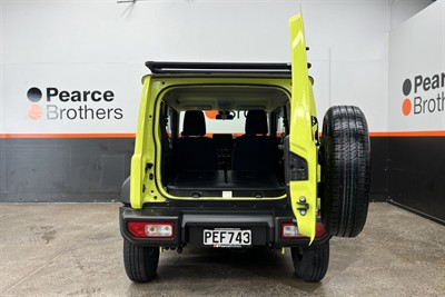 2022 Suzuki Jimny - Thumbnail