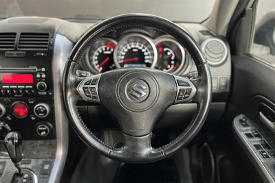 2010 Suzuki Grand Vitara - Thumbnail