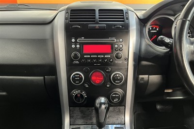 2010 Suzuki Grand Vitara - Thumbnail