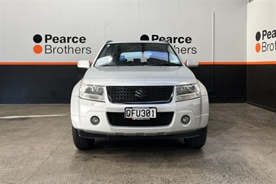 2010 Suzuki Grand Vitara - Thumbnail