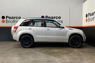 2010 Suzuki Grand Vitara - Thumbnail