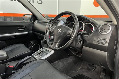 2010 Suzuki Grand Vitara - Thumbnail